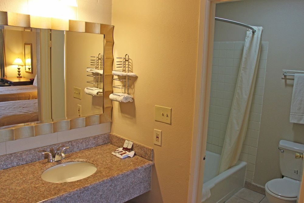 Rainbow Inn - Near Adventure City Standard Room 6