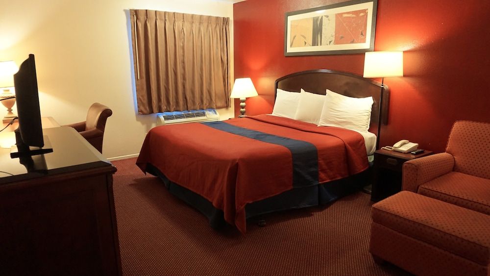 Rainbow Inn - Near Adventure City Standard Room 4