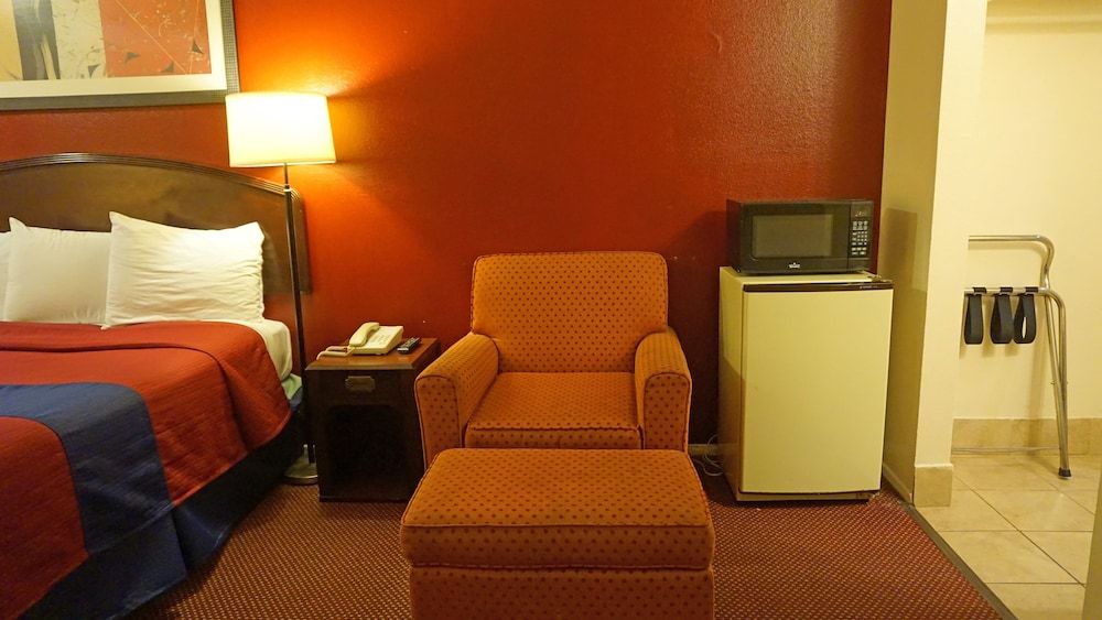 Rainbow Inn - Near Adventure City Standard Room 5