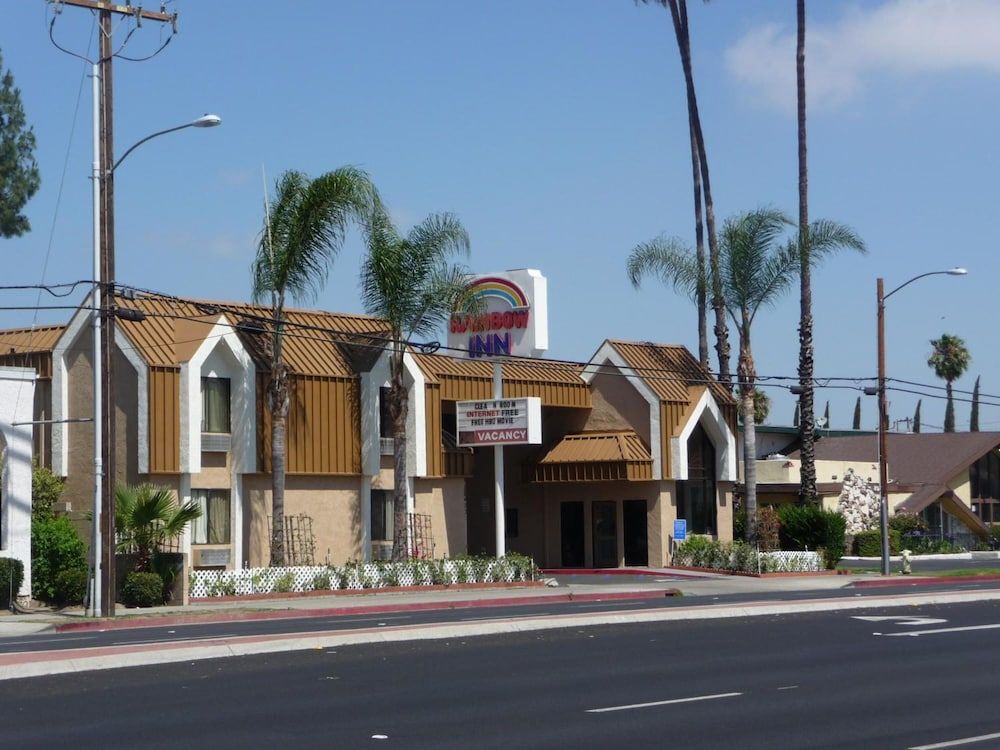 undefined Rainbow Inn - Near Adventure City 4