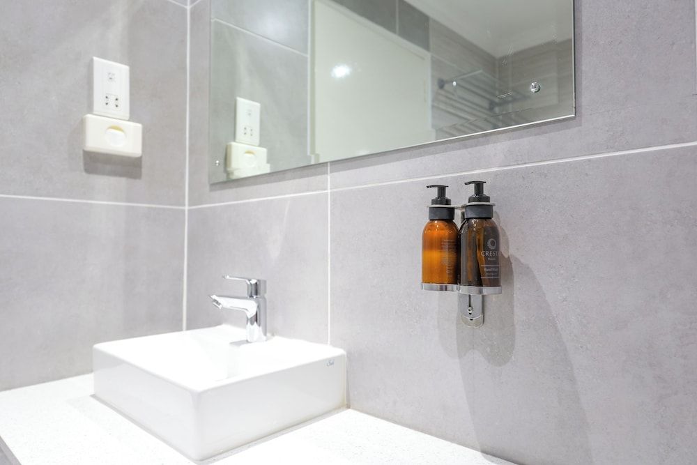 Cresta Botsalo Standard Room, 2 Twin Beds, Garden View 7