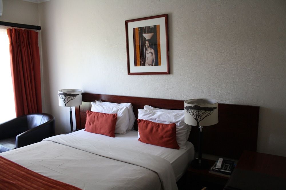 Cresta Botsalo Standard Room, 1 Double Bed, Garden View 2