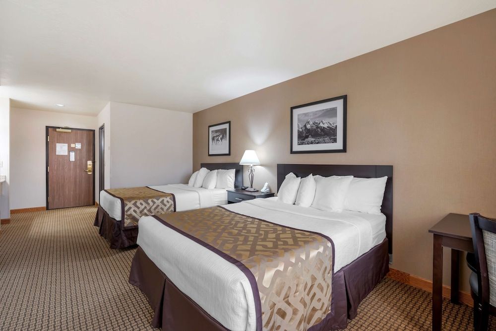 Best Western Pinedale Inn Standard Room, 2 Queen Beds, Accessible, Bathtub (Pet Friendly) 4