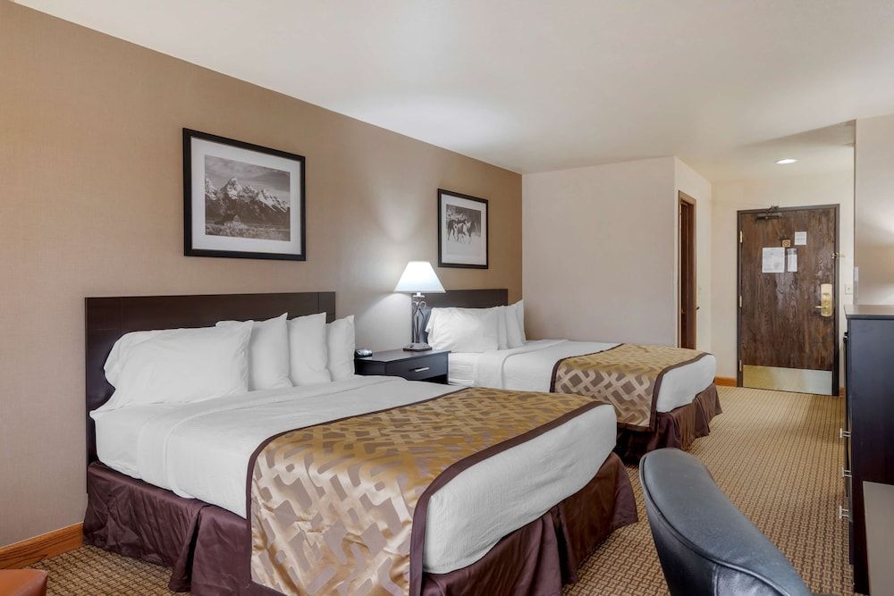 Best Western Pinedale Inn Standard Room, 2 Queen Beds, Accessible, Bathtub (Pet Friendly) 3