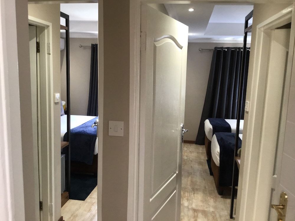 The Capital Guesthouse Standard Double Room, 1 Queen Bed 3