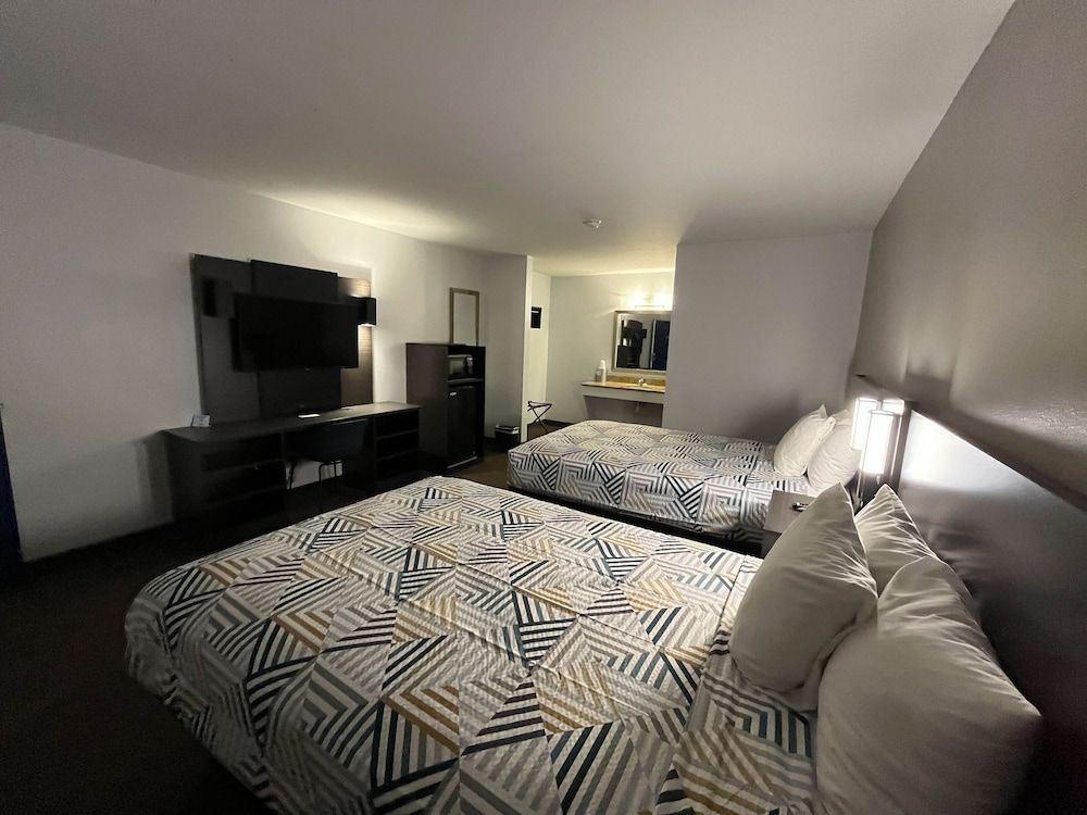 Standard Room, 2 Double Beds, Non Smoking, Refrigerator & Microwave