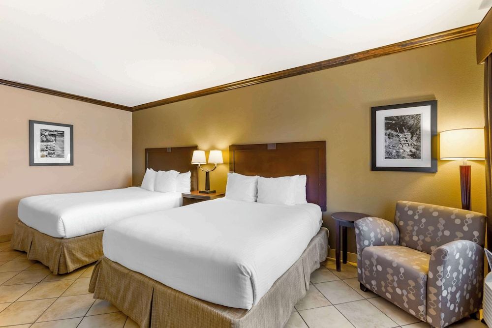Best Western Plus Raton Hotel Standard Room, 2 Queen Beds, Non Smoking, Refrigerator & Microwave (Pet Friendly)