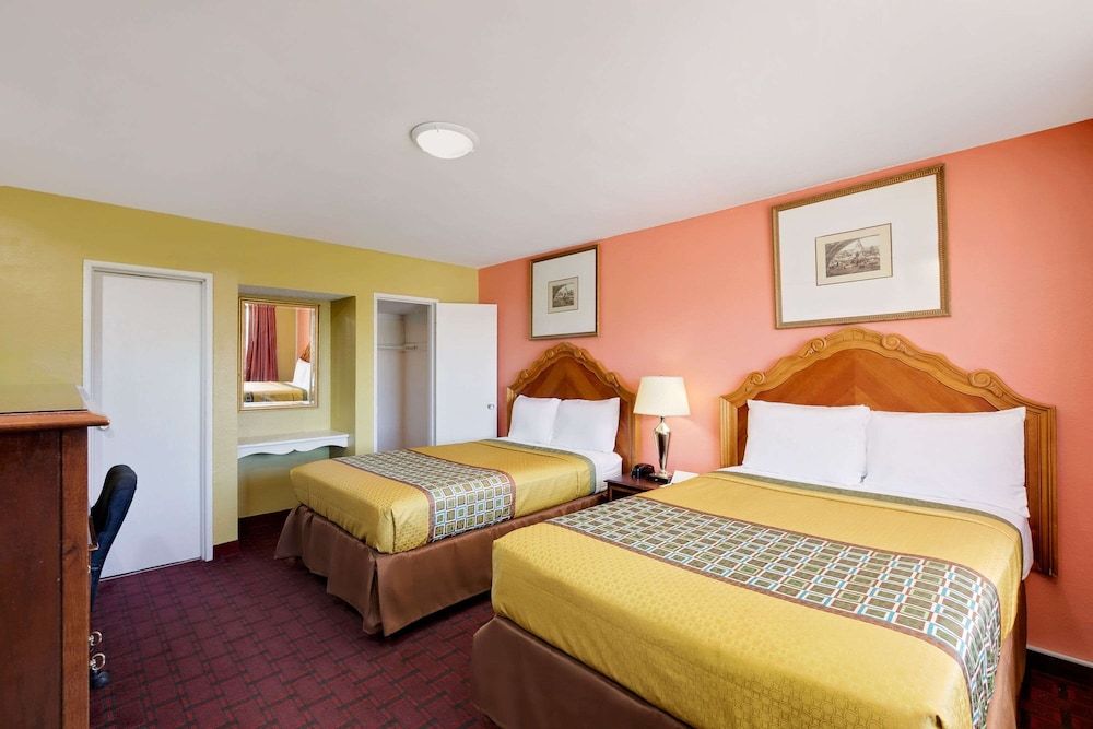 Knights Inn Big Spring Room, 2 Queen Beds, Smoking 2