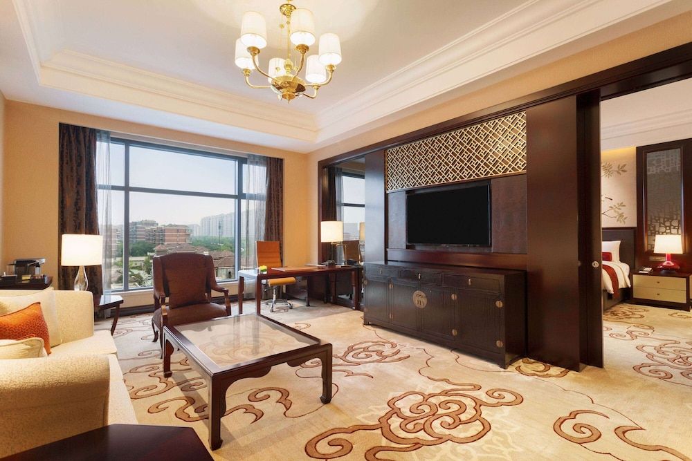 Suite, 1 King Bed (Prime Minister)