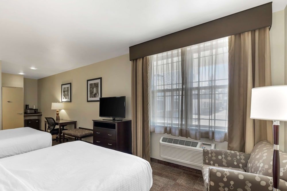 Best Western Pioneer Standard Room, 2 Double Beds, Non Smoking, Refrigerator & Microwave