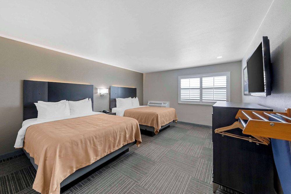 Quality Inn Kettleman City near Hwy 41