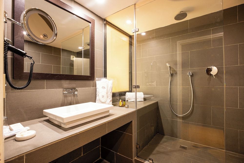 Hotel Akwa Palace Deluxe Double Room 13