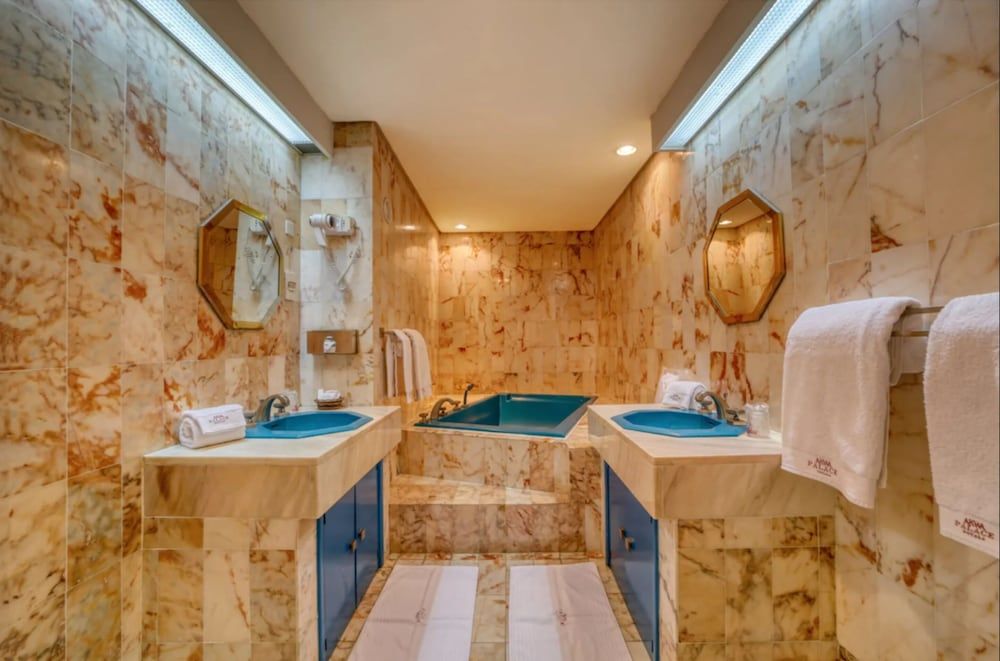 Hotel Akwa Palace Senior Suite (Suite) 7