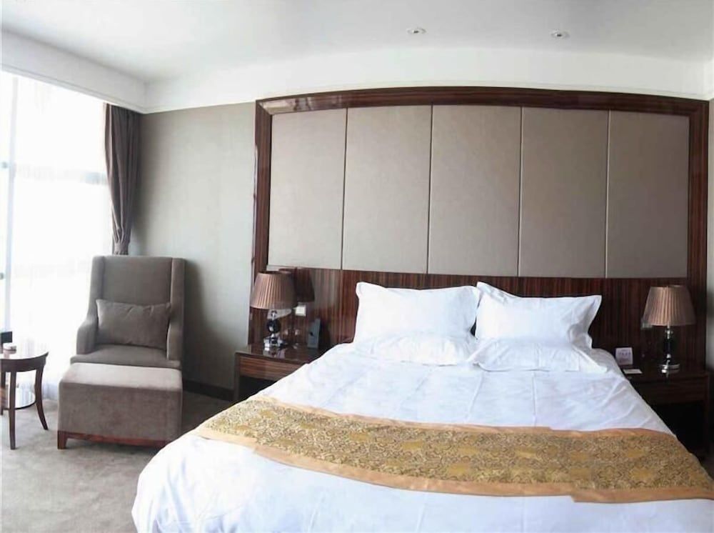 Standard Room, 1 King Bed