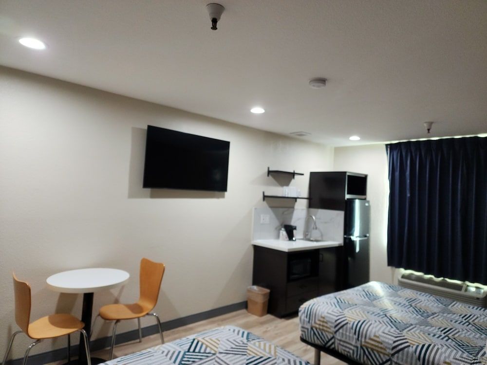 Studio 6 Suites Cameron Park, CA – Folsom Standard Room, 2 Double Beds, Accessible, Non Smoking 5