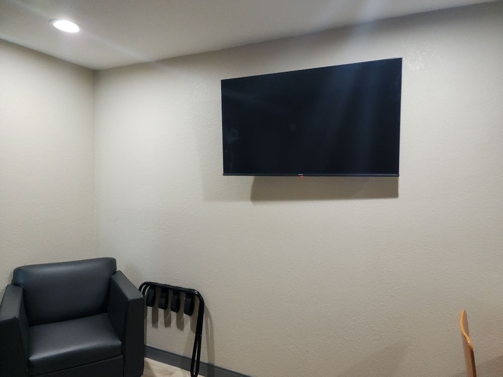 Studio 6 Suites Cameron Park, CA – Folsom Standard Room, 1 Queen Bed, Accessible, Non Smoking 7