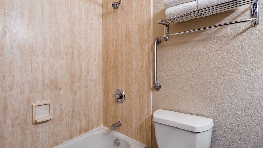 Best Western Rambler Suite, Multiple Beds, Non Smoking (No Pets in room type) 4