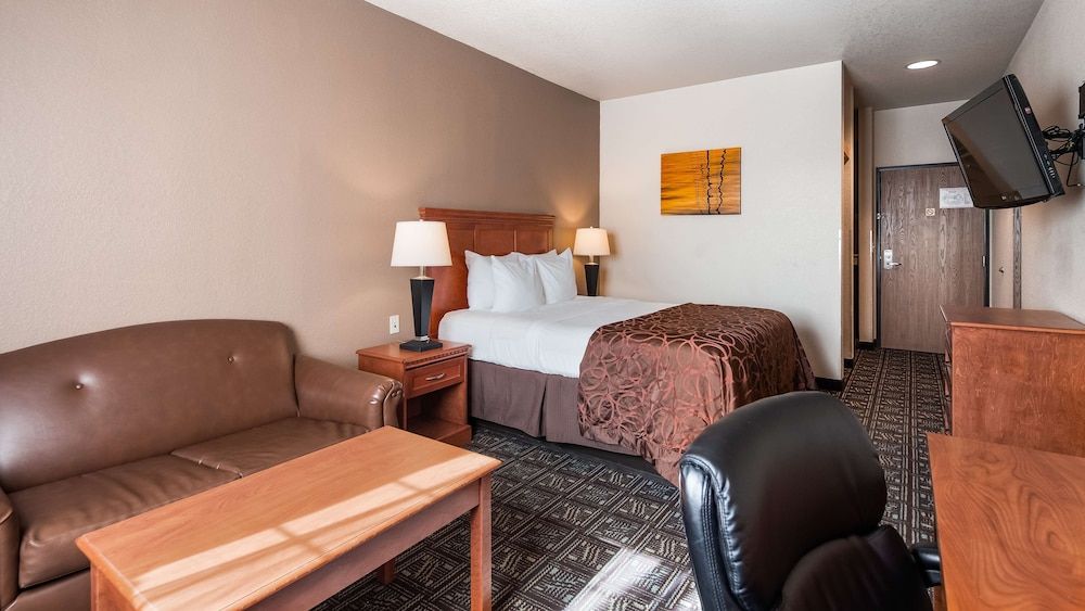 Best Western Rambler Suite, Multiple Beds, Non Smoking (No Pets in room type) 3