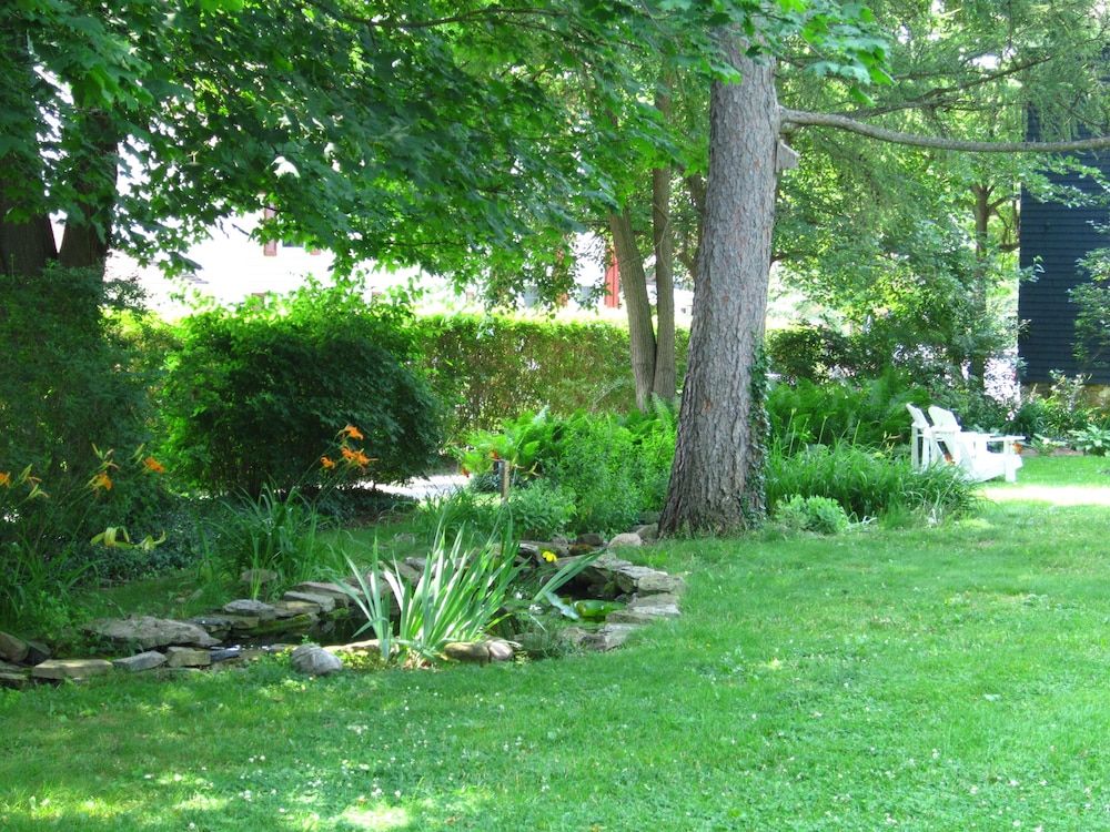 Baldwinsville B&B Deluxe Suite, 1 Queen Bed, Balcony, Ground Floor 8