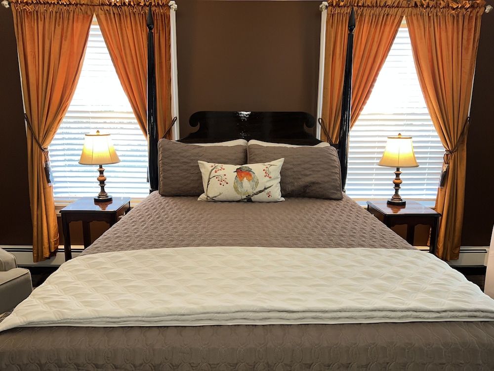 Baldwinsville B&B Luxury Suite, 1 Queen Bed, Private Bathroom 2