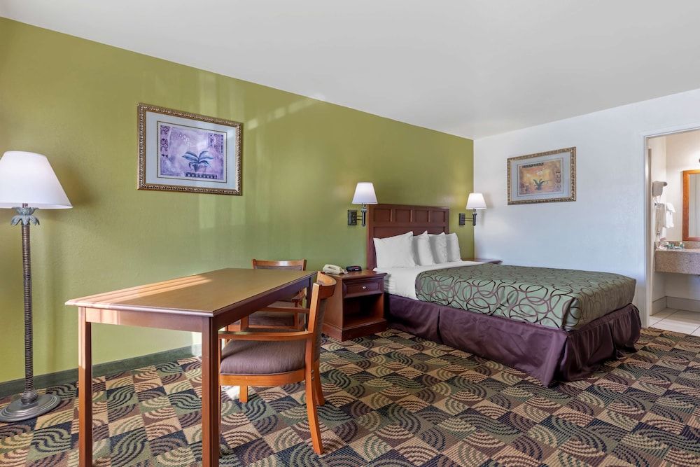 Best Western Caprock Inn Standard Room, 1 Queen Bed, Smoking, Refrigerator & Microwave
