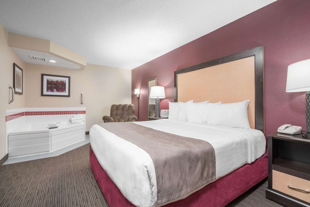 Superior Suite, 1 King Bed, Non Smoking