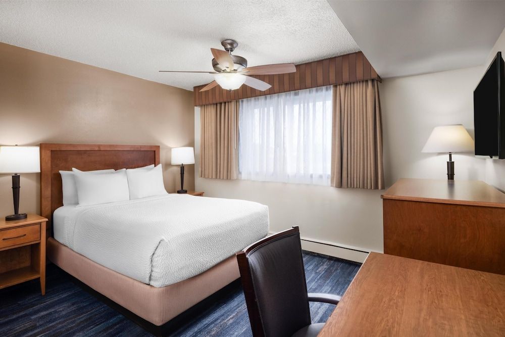 Standard Room, 1 Double Bed, Refrigerator & Microwave