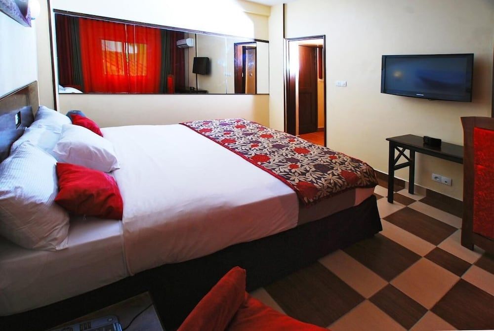 YaahoT Hotel Standard Room 6