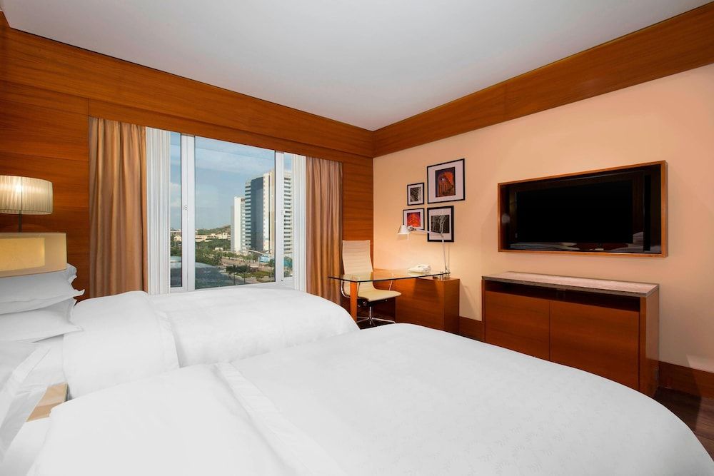 Sheraton Hyderabad Hotel Room, 2 Twin Beds