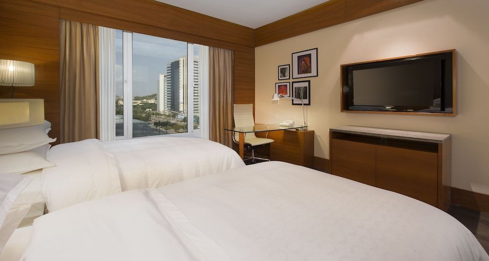 Sheraton Hyderabad Hotel Room, 2 Twin Beds 2