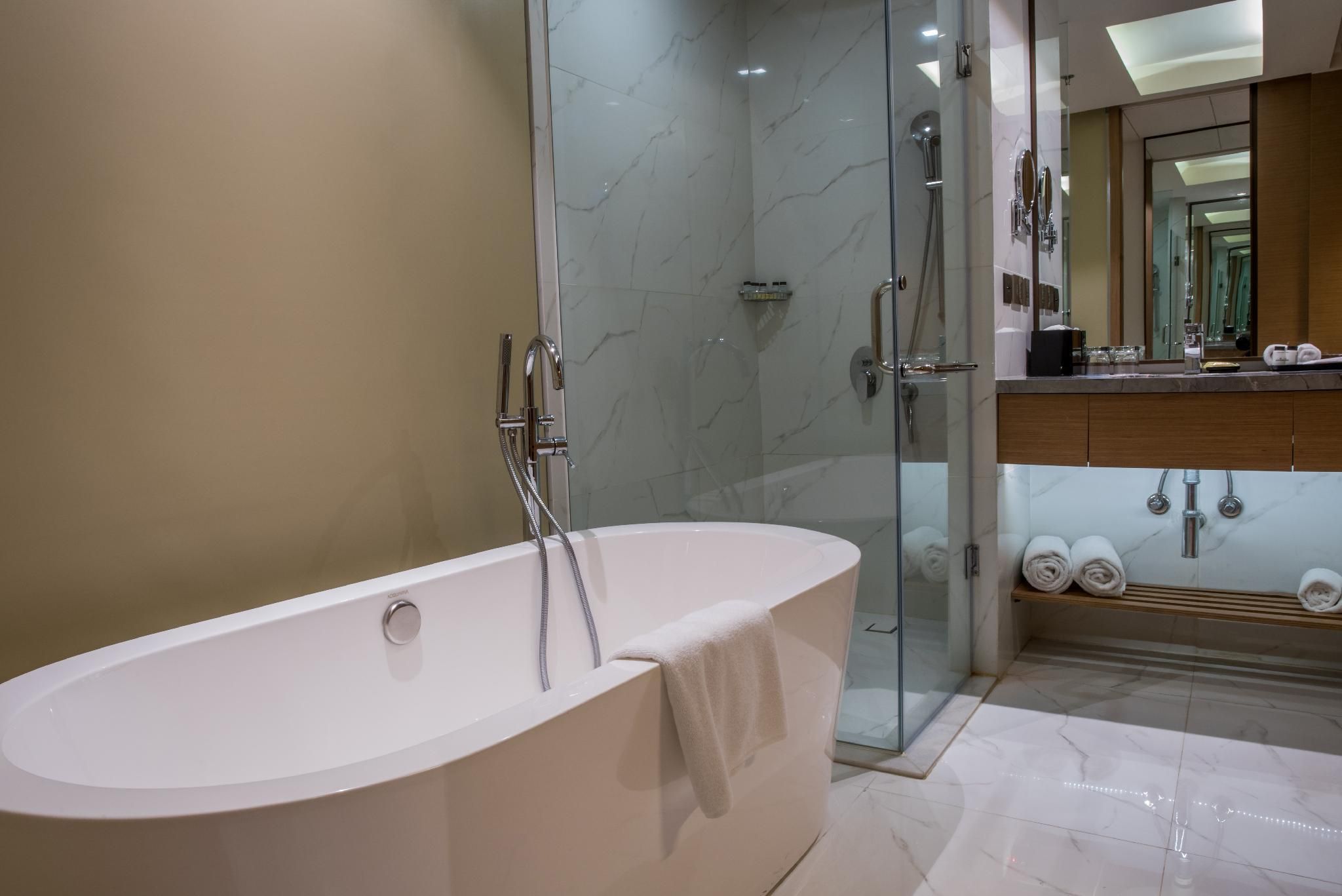 undefined Sheraton Hyderabad Hotel 8