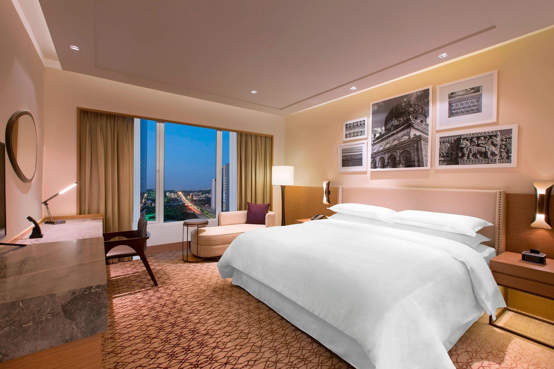 Bedroom - Sheraton Club King