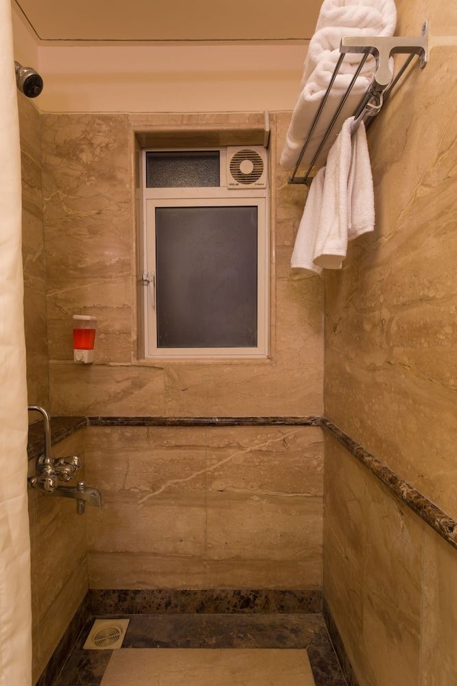 Ginger Thane Standard Room 35