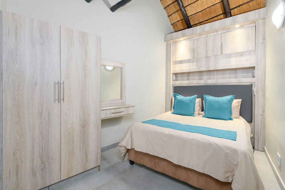 Dikhololo Double Room 2