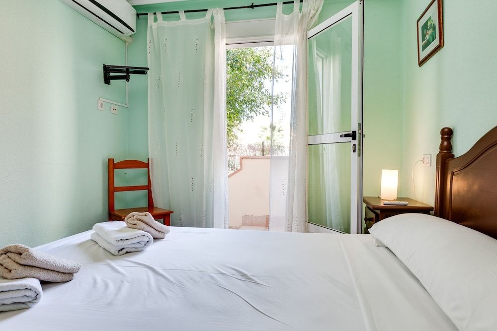 Family Apartment, 2 Bedrooms, Pool View (104)