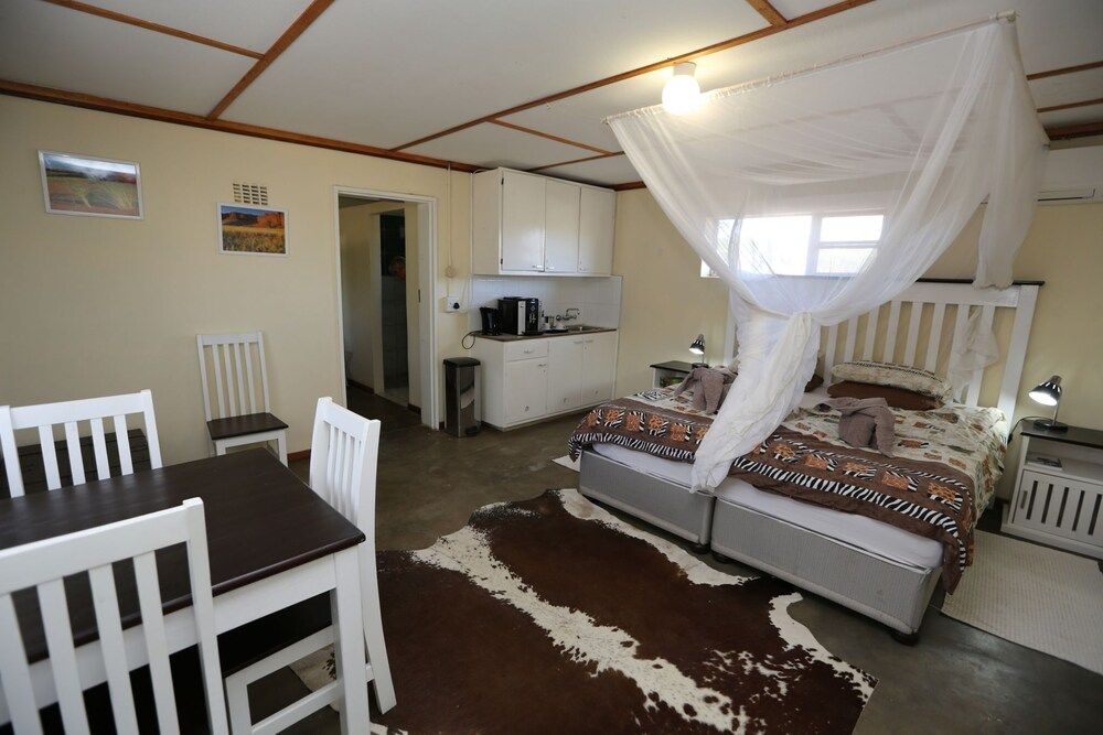 Düsternbrook Safari Guest Farm House (Dama)