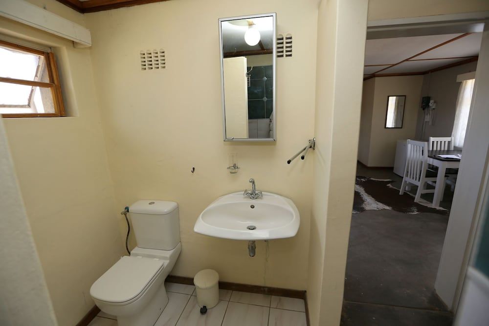 Düsternbrook Safari Guest Farm House (Dama) 3