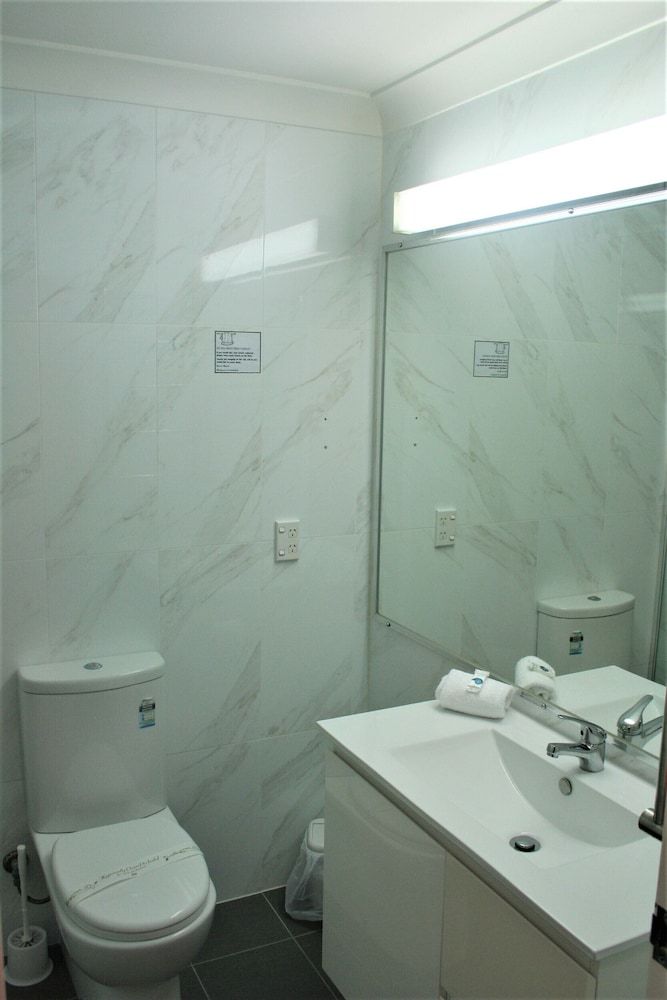 Club Motel Armidale Standard Room, Multiple Beds 5