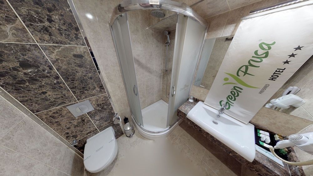 Green Prusa Hotel Family Room, Non Smoking, City View 3