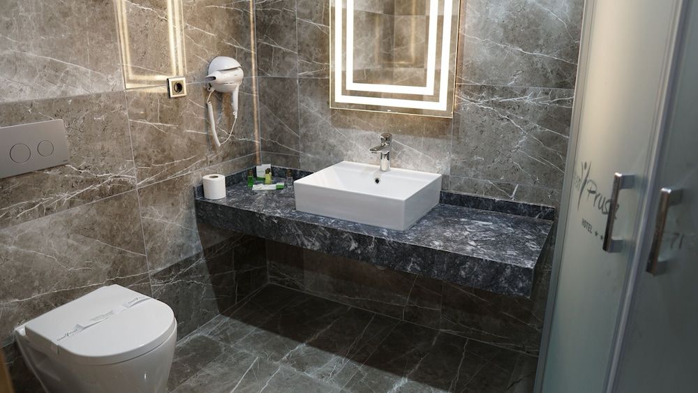 Green Prusa Hotel Connected Family Room 3