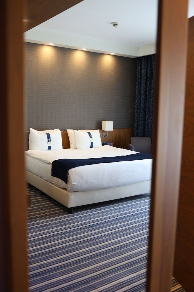 Standard Room, 1 Queen Bed with Sofa bed (Free Breakfast)