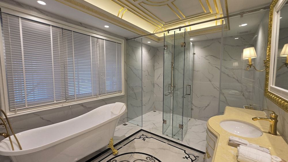 Champa Palace Hotel Presidential Room 4