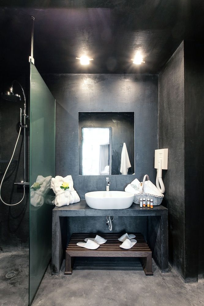 Diamond Suites Suite, Jetted Tub, City View (Emerald) 4