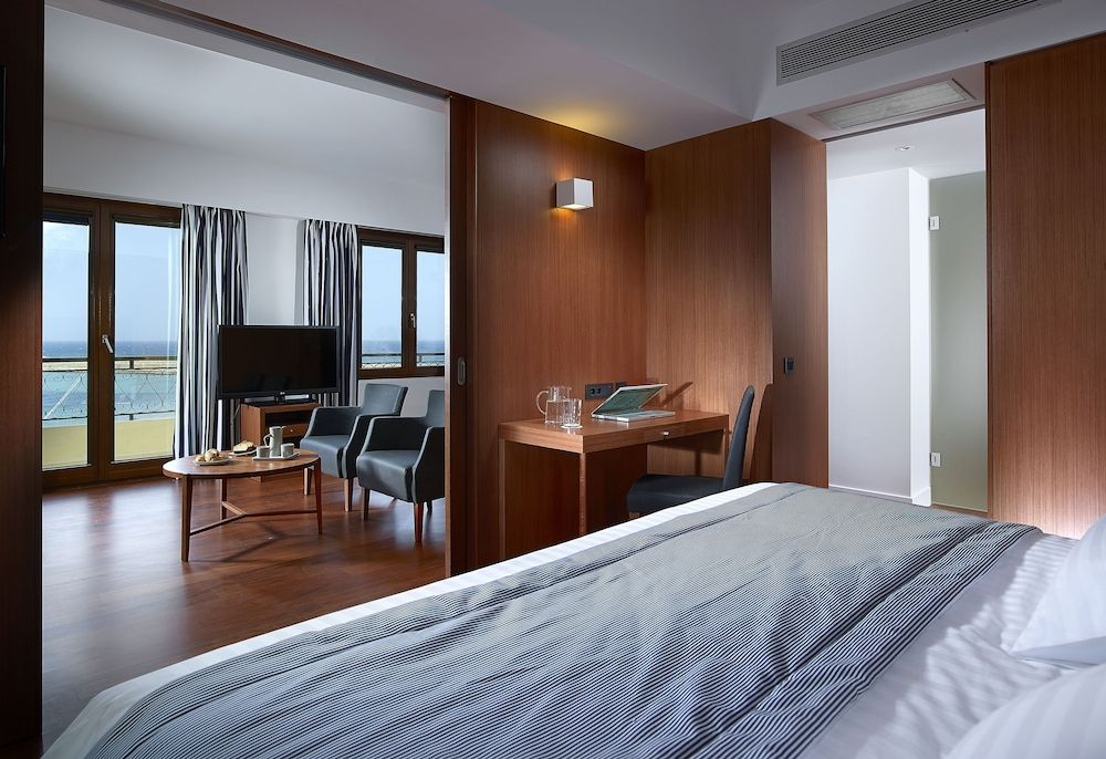 Porto Veneziano Hotel Superior Suite, Sea View 5