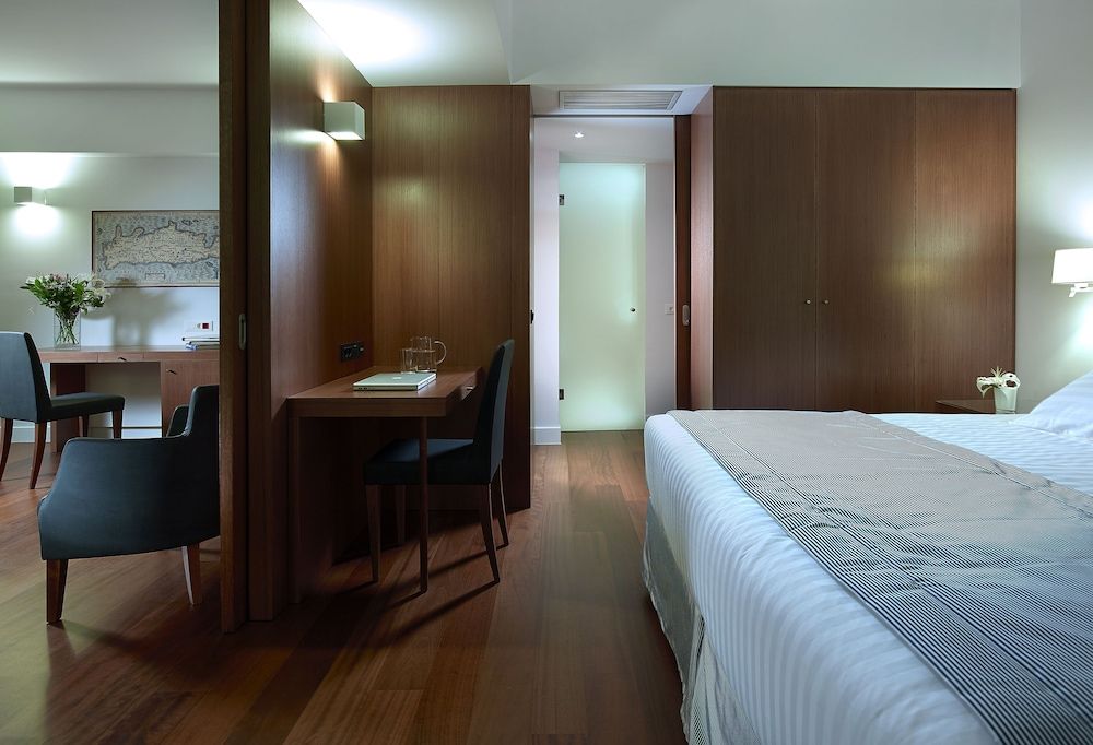 Porto Veneziano Hotel Superior Suite, Sea View 4