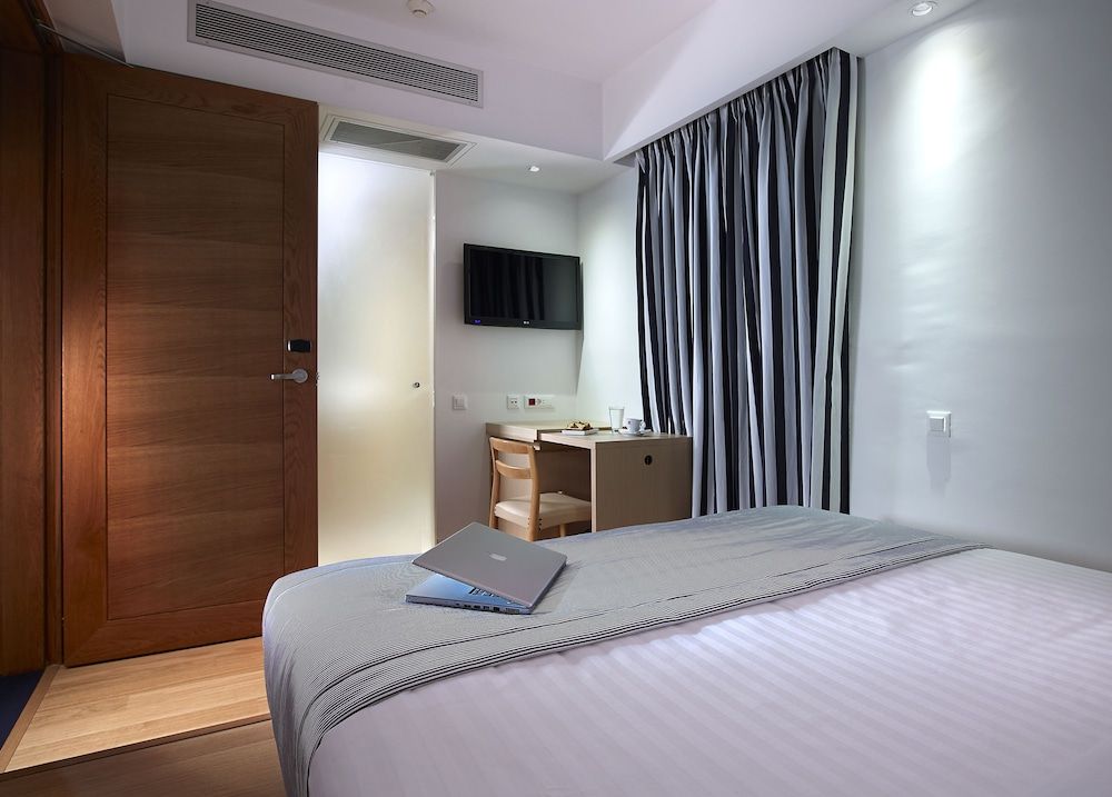 Porto Veneziano Hotel Classic Triple Room 3