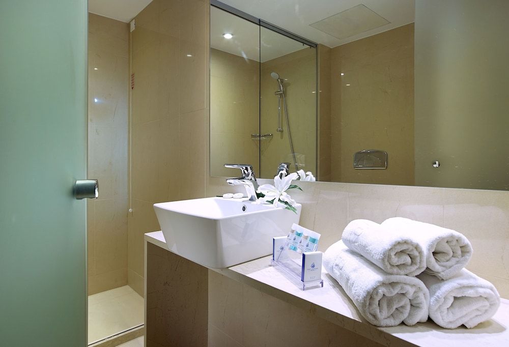 Porto Veneziano Hotel Suite, Sea View (Open Bath) 5