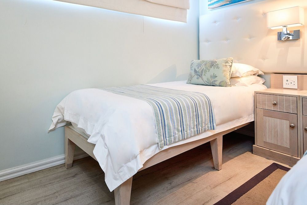 First Group La Montagne Apartment, 2 Bedrooms, Sea View 6