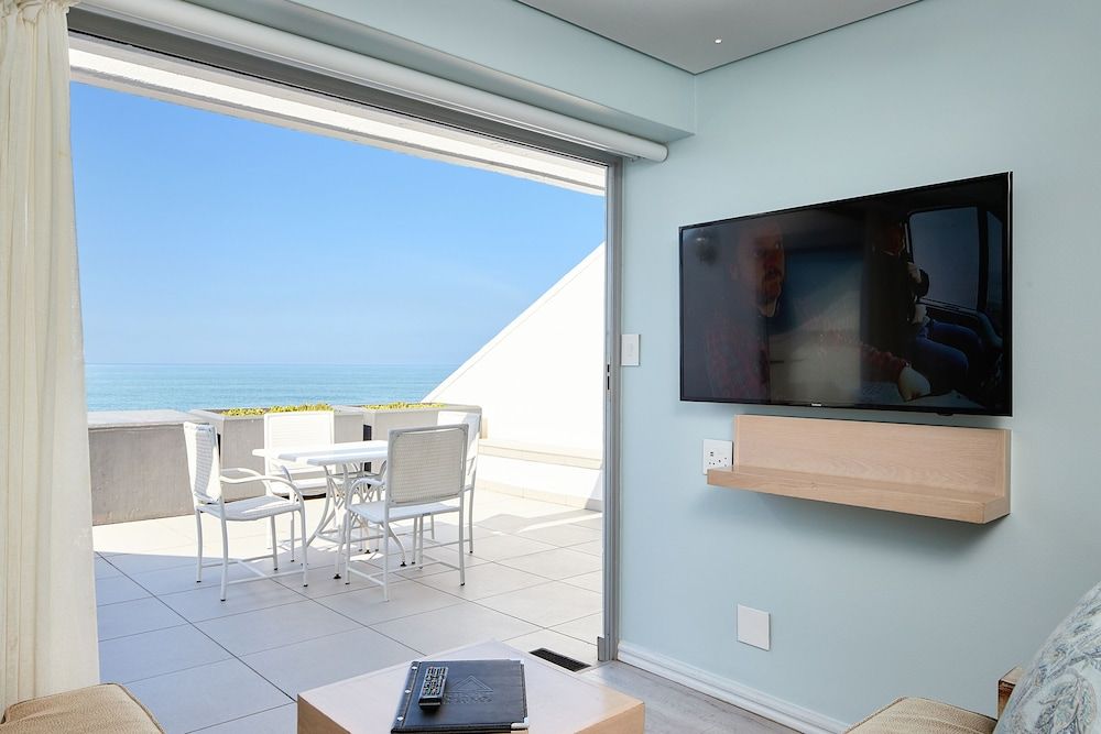First Group La Montagne Apartment, 2 Bedrooms, Sea View 17