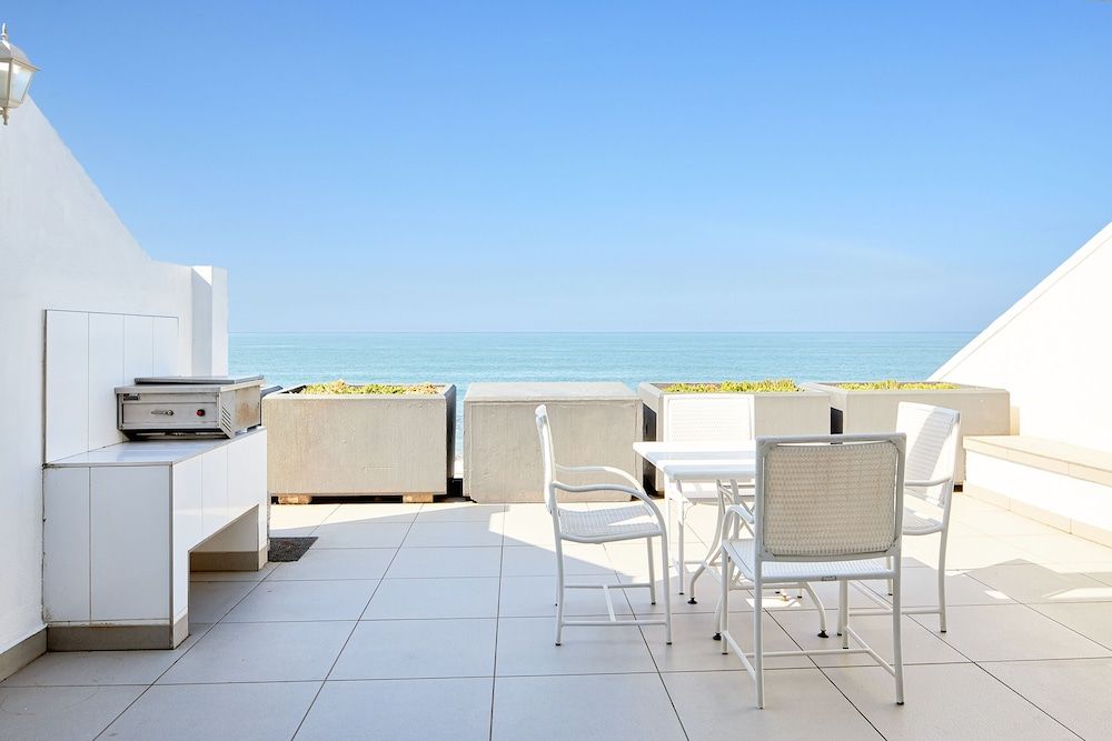 First Group La Montagne Apartment, 2 Bedrooms, Sea View 10